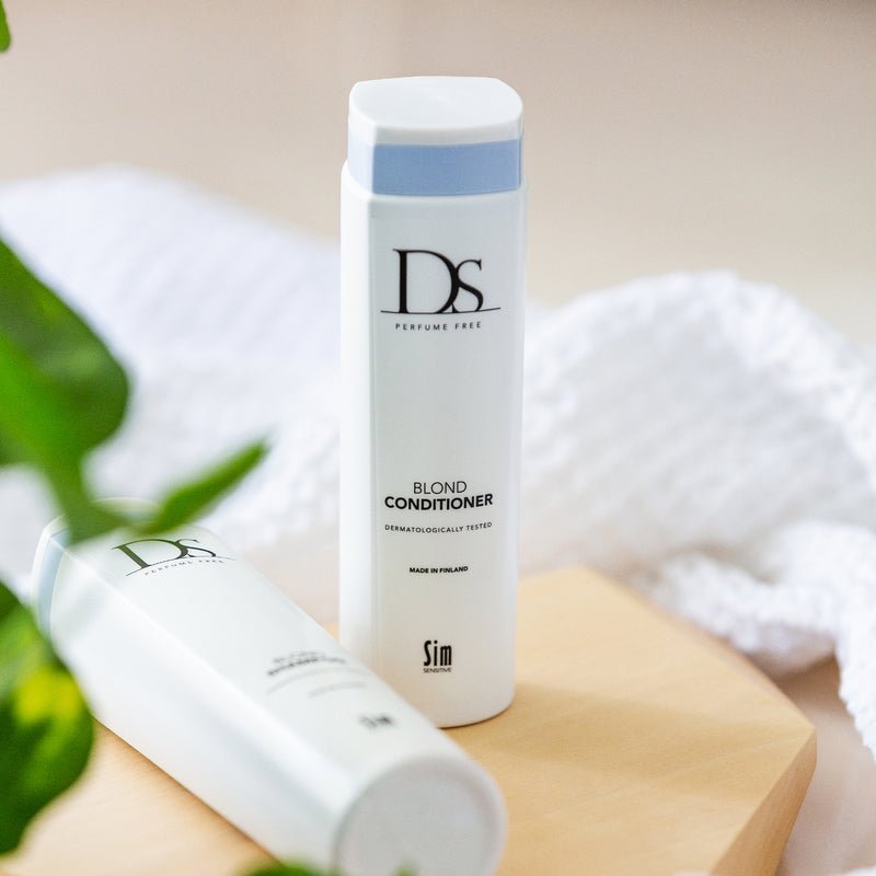 DS Blond Shampoo - Shampoo vaaleille, raidoitetuille ja harmaille hiuksille - Salonmarjoahola - Shop