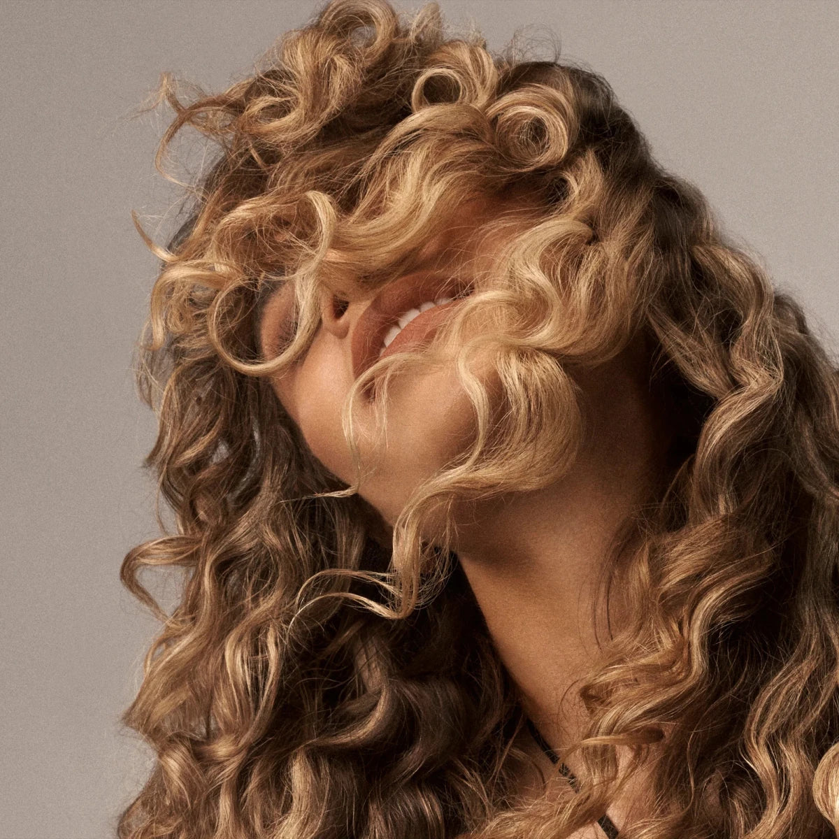 Oribe Eternal Curls Gloss Hydration and Hold - Salonmarjoahola - Shop